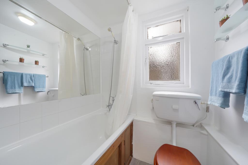 Apartment in London - More