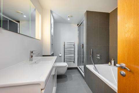 2 bedroom flat for sale, West India Quay, 26 Hertsmere Road, London