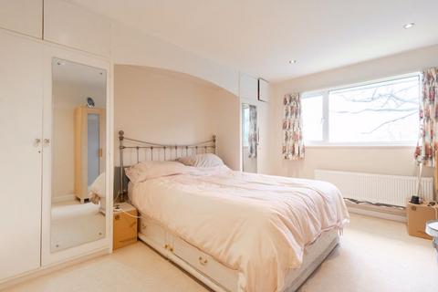 2 bedroom maisonette for sale - Furrows Place, Caterham