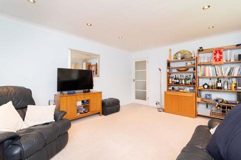 2 bedroom maisonette for sale - Furrows Place, Caterham