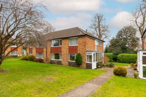 2 bedroom maisonette for sale, Furrows Place, Caterham