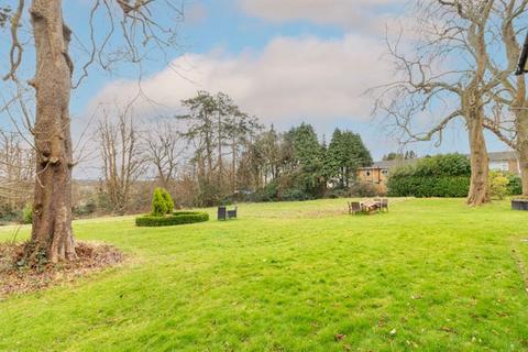 8 Furrows Place, Caterham, CR3 5EH