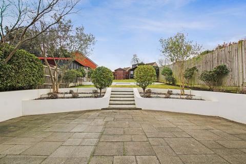 41 Brownspring Drive, London, SE9 3JY