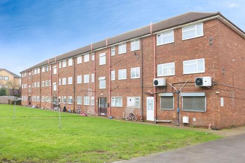 2 bedroom flat for sale, Old Bath Road, Colnbrook