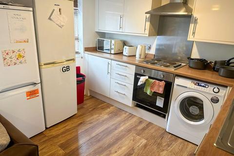 4 bedroom terraced house to rent, Kerville Street, Norwich