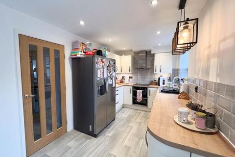 20 Oak Mount Road, Werrington, Stoke-on-trent, ST9 0BZ