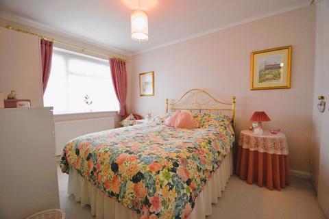 2 bedroom bungalow for sale, Stanhope Avenue, Sittingbourne ME10
