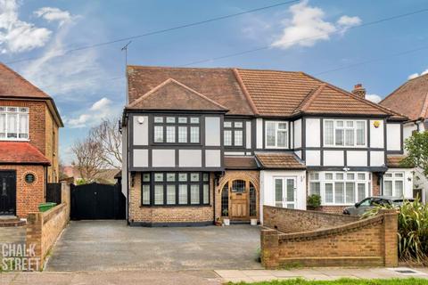 88 Pettits Lane, Romford, RM1 4ER