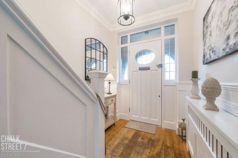 88 Pettits Lane, Romford, RM1 4ER