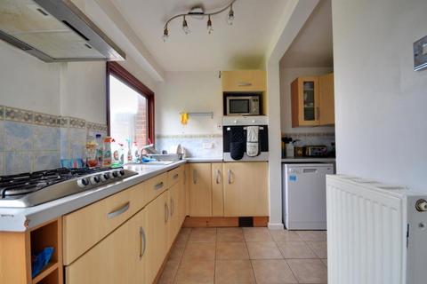 4 bedroom end of terrace house to rent, Bettles Close, Uxbridge, Middlesex UB8 2RG