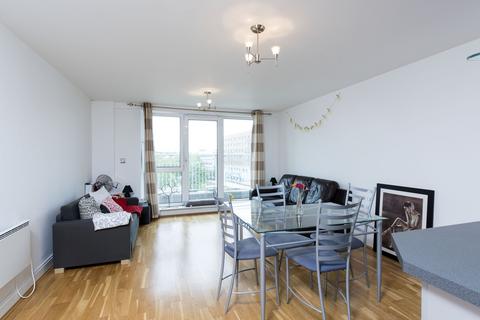 2 bedroom apartment to rent - Oyster Wharf, Lombard Road