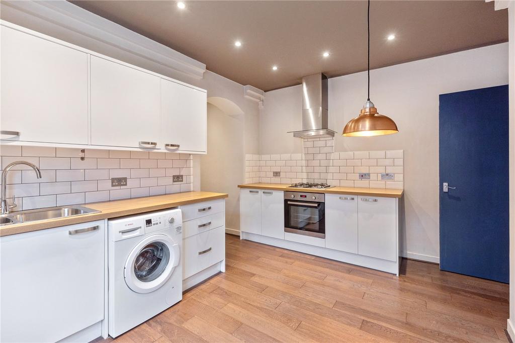 Eat-In Kitchen