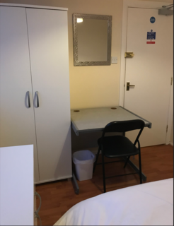 1 bedroom in a house share to rent - Wood Close