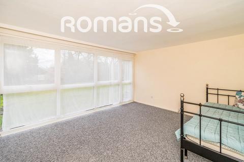 Studio to rent, Northlands Drive, Winchester