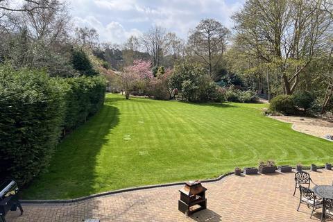 Chatters Reading Road, Blackwater, Camberley, GU17 0BE