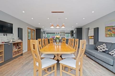 Chatters Reading Road, Blackwater, Camberley, GU17 0BE