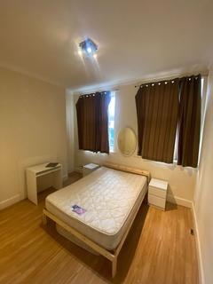 1 bedroom in a flat share to rent - A specious double room to let, Hendon NW4