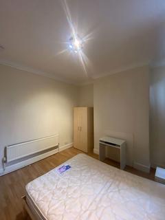 1 bedroom in a flat share to rent - A specious double room to let, Hendon NW4