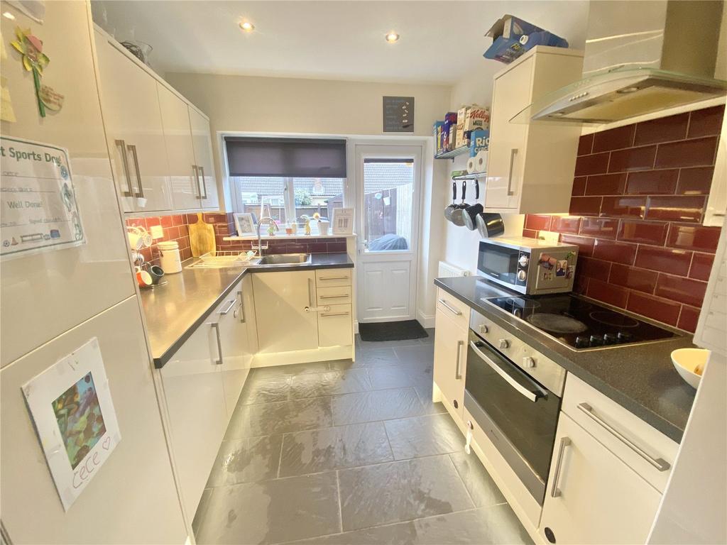 Holbeach Gardens, Sidcup, Kent, DA15 2 bed terraced house for sale £