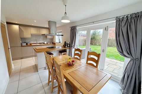 3 bedroom detached house for sale, Church Close, Defford