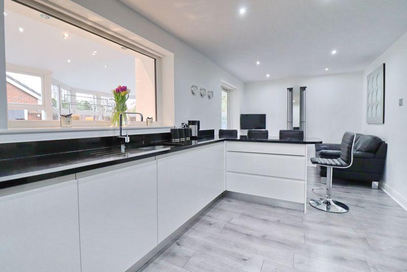 Kitchen/Dining Area