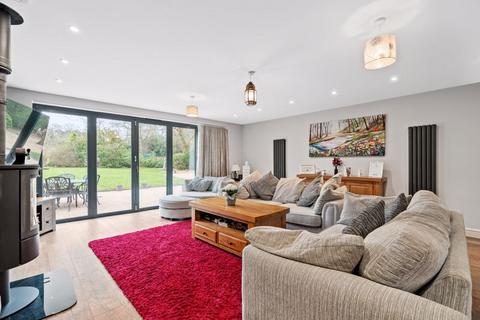 7 bedroom detached house for sale, Reading Road, Yateley Common
