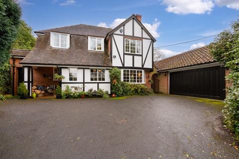 4 bedroom detached house for sale, Galtons Lane, Belbroughton DY9