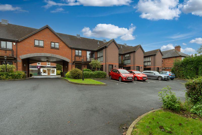 Worcester Road, Hagley DY9 2 bed apartment for sale £190,000