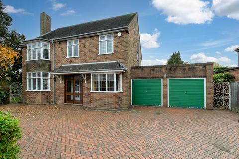 4 bedroom detached house for sale, Pinewoods Avenue, Hagley DY9