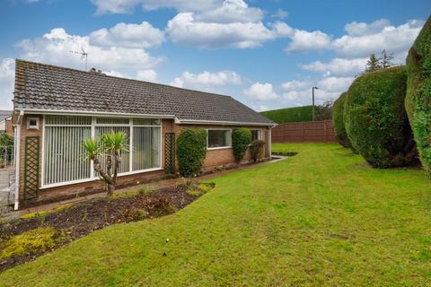 3 bedroom bungalow for sale, Long Compton Drive, Hagley DY9