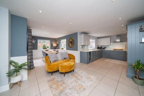 undefined, 4 Todd Gardens, Hagley DY9