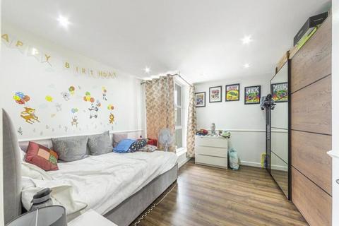 2 bedroom apartment for sale, Barrier Point Road, London