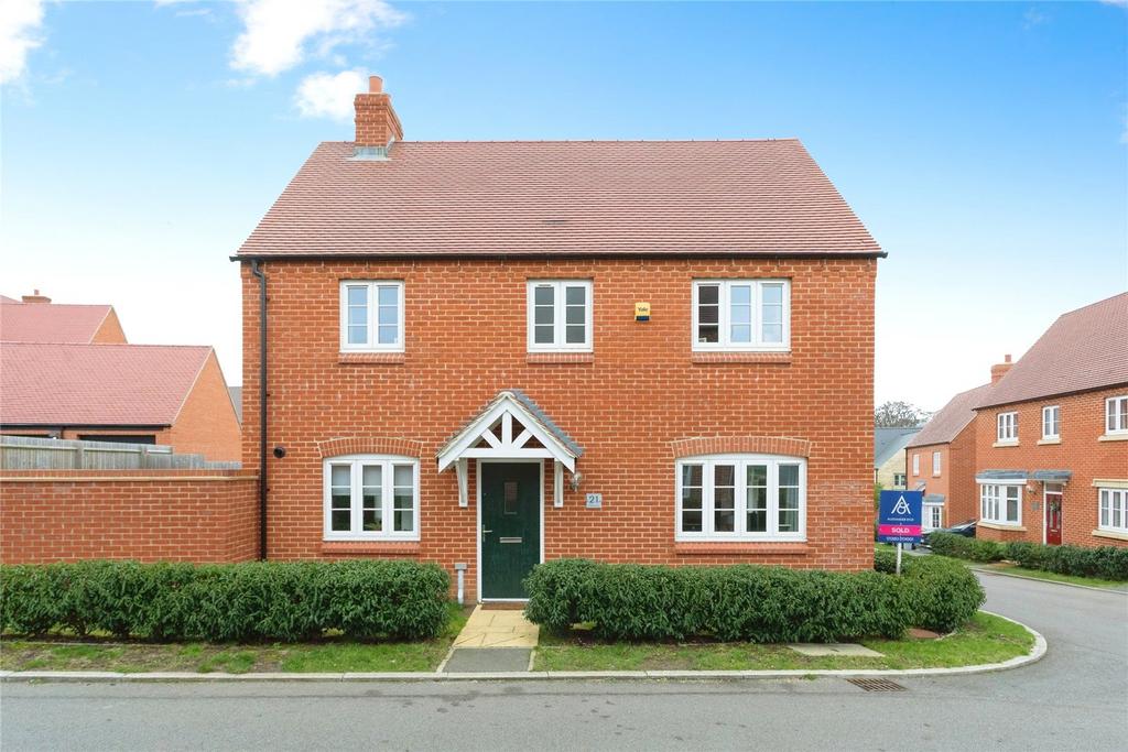 Brackley, Brackley NN13 3 bed detached house for sale £375,000