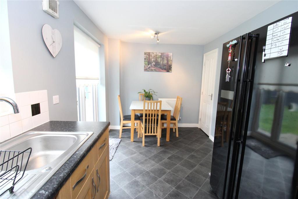 Kingham Close, Leasowe, Wirral, CH46 3 bed end of terrace house for sale £140,000