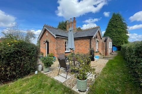 3 bedroom bungalow to rent - Farleigh Lane, Dummer, Basingstoke, Hampshire
