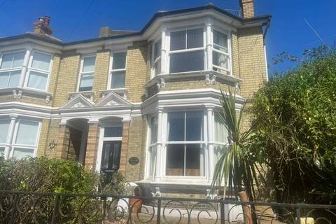 4 bedroom semi-detached house for sale, Old Road West, Gravesend