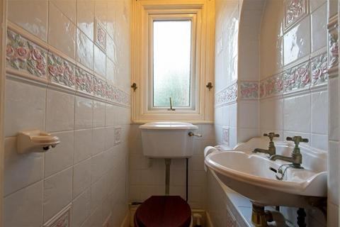 10 Old Road West, Gravesend, DA11 0LJ