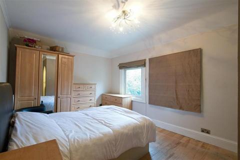 10 Old Road West, Gravesend, DA11 0LJ