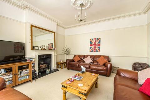 12 Old Road West, Gravesend, DA11 0LJ