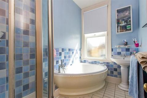 12 Old Road West, Gravesend, DA11 0LJ