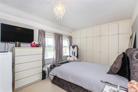 12 Old Road West, Gravesend, DA11 0LJ
