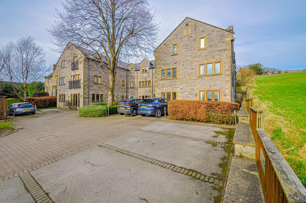 Grimescar Road, Huddersfield HD2 2 bed apartment £795 pcm (£183 pw)