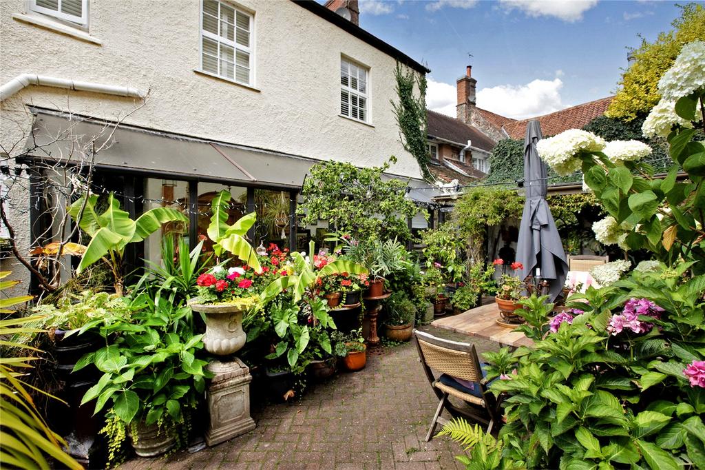 Court Yard Garden