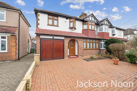 4 bedroom semi-detached house for sale - Meadowview Road, Ewell, KT19