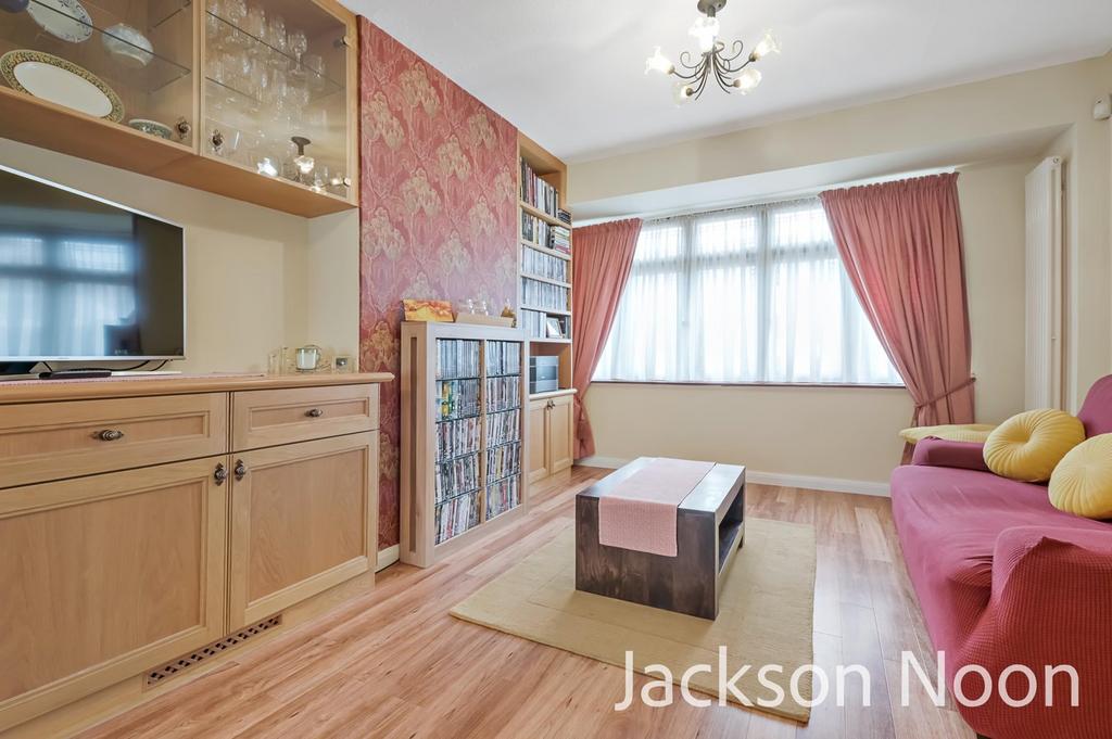 Meadowview Road, Ewell, KT19 4 bed semidetached house for sale £700,000