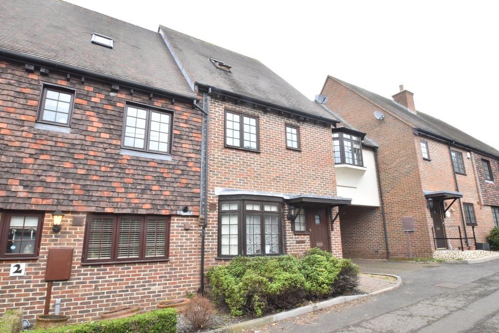 Brenchley Mews, Charing, Ashford, TN27 3 bed townhouse for sale £375,000