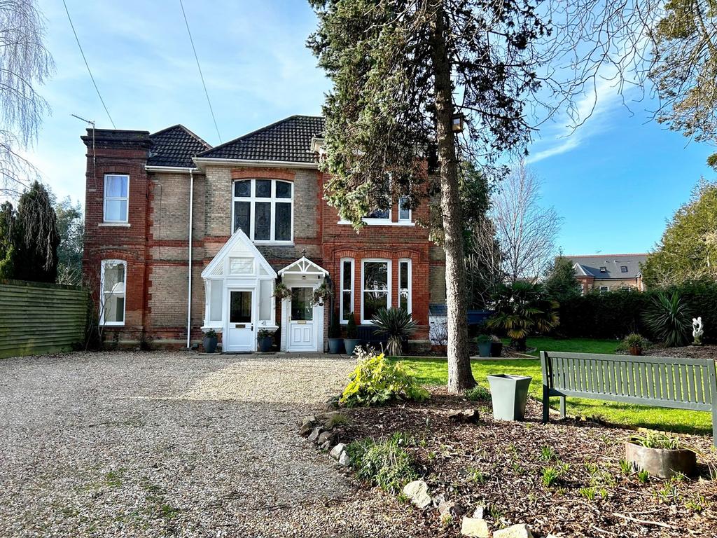 Cavendish Place, Bournemouth, BH1 2 bed apartment for sale £550,000