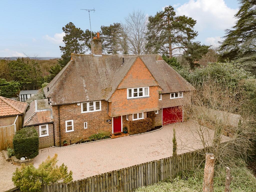 Knipp Hill, Cobham, KT11 5 bed detached house for sale £1,500,000