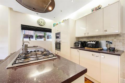 2 bedroom flat for sale, Melrose Avenue, Willesden Green