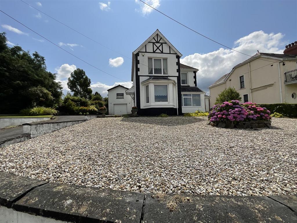 Kings Road, Llandybie, Ammanford 3 bed detached house for sale £350,000